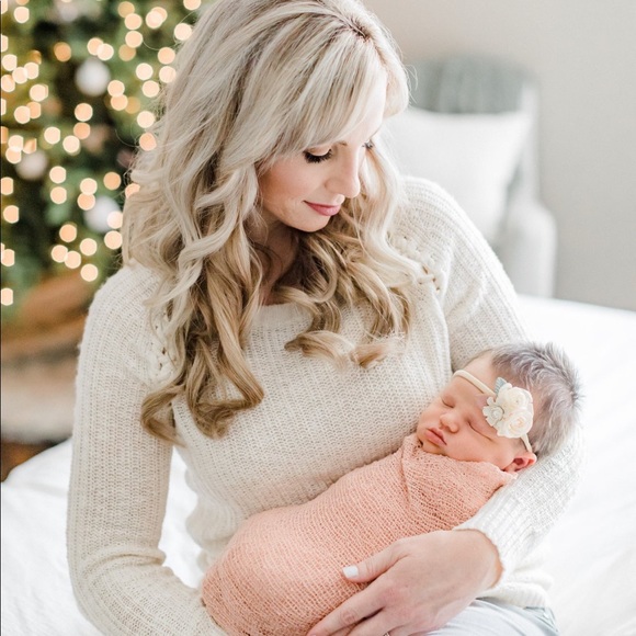 Hello! Welcome to my closet!😊 - Picture 8 of 15